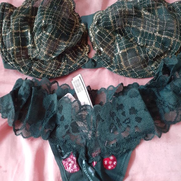 SALE!! Brand New VS Bra & Panty-32DD - Picture 1 of 2
